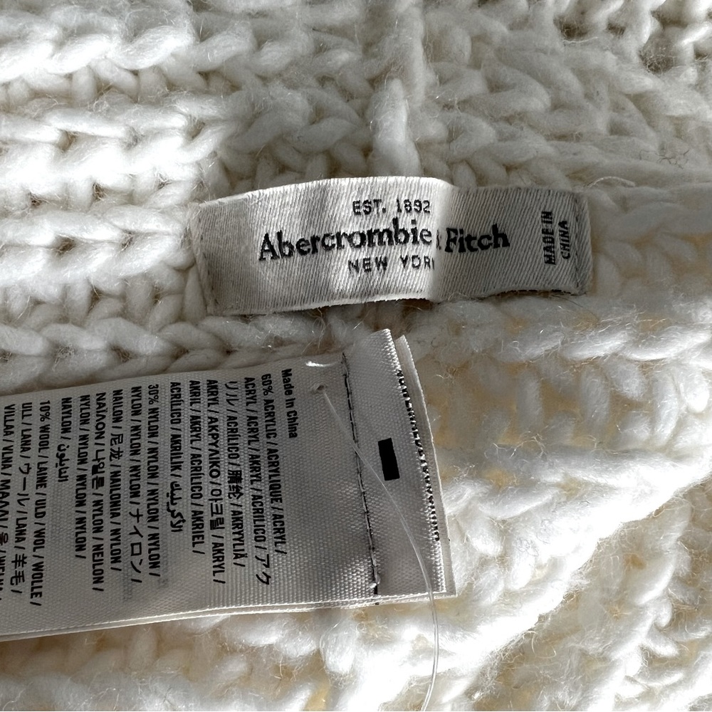 Abercrombie & Fitch Infinity Scarf - Picture 4 of 5